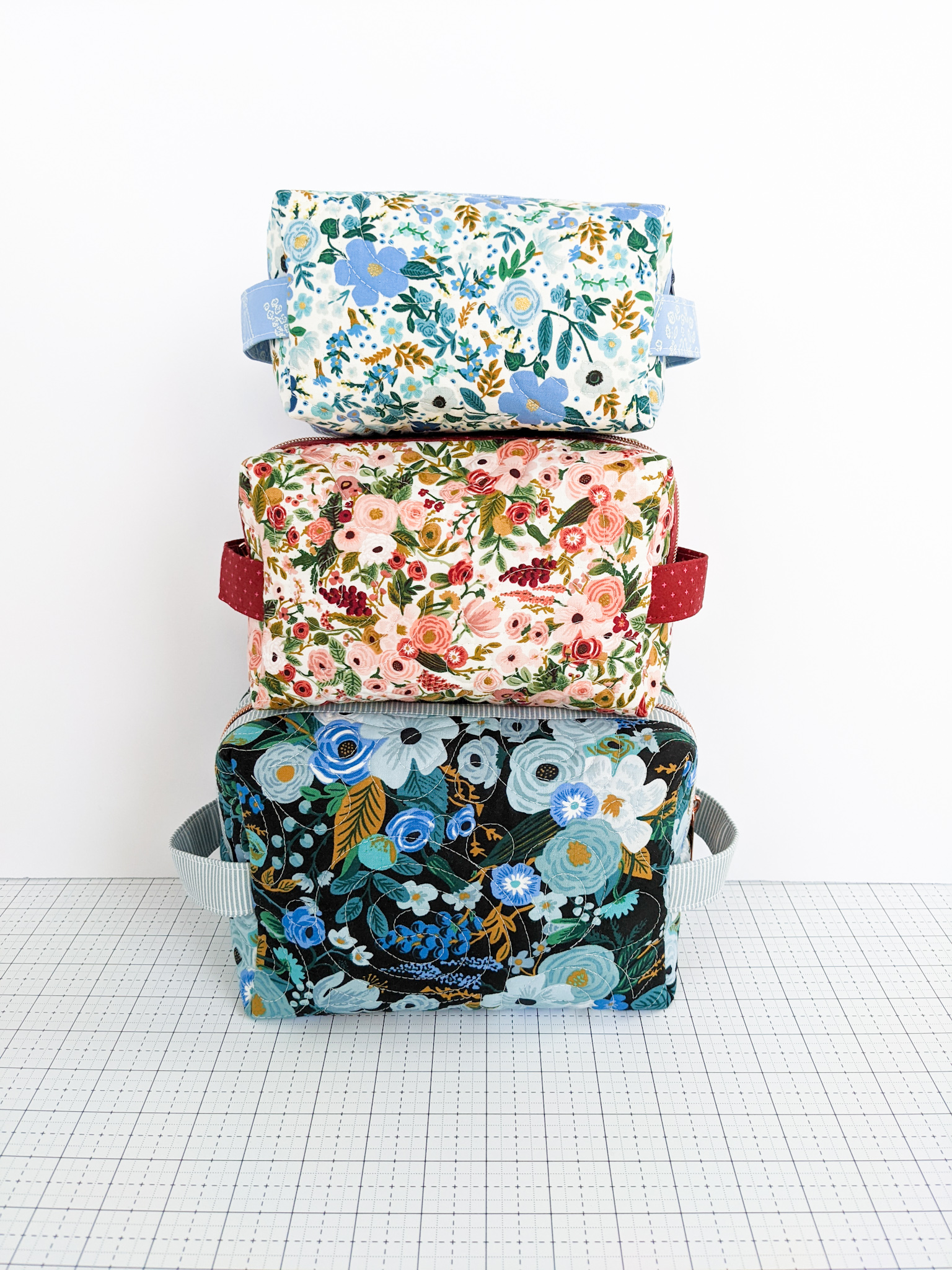 The Holland Pouch – Easy Boxy Zipper Pouch Pattern - Center Street Quilts