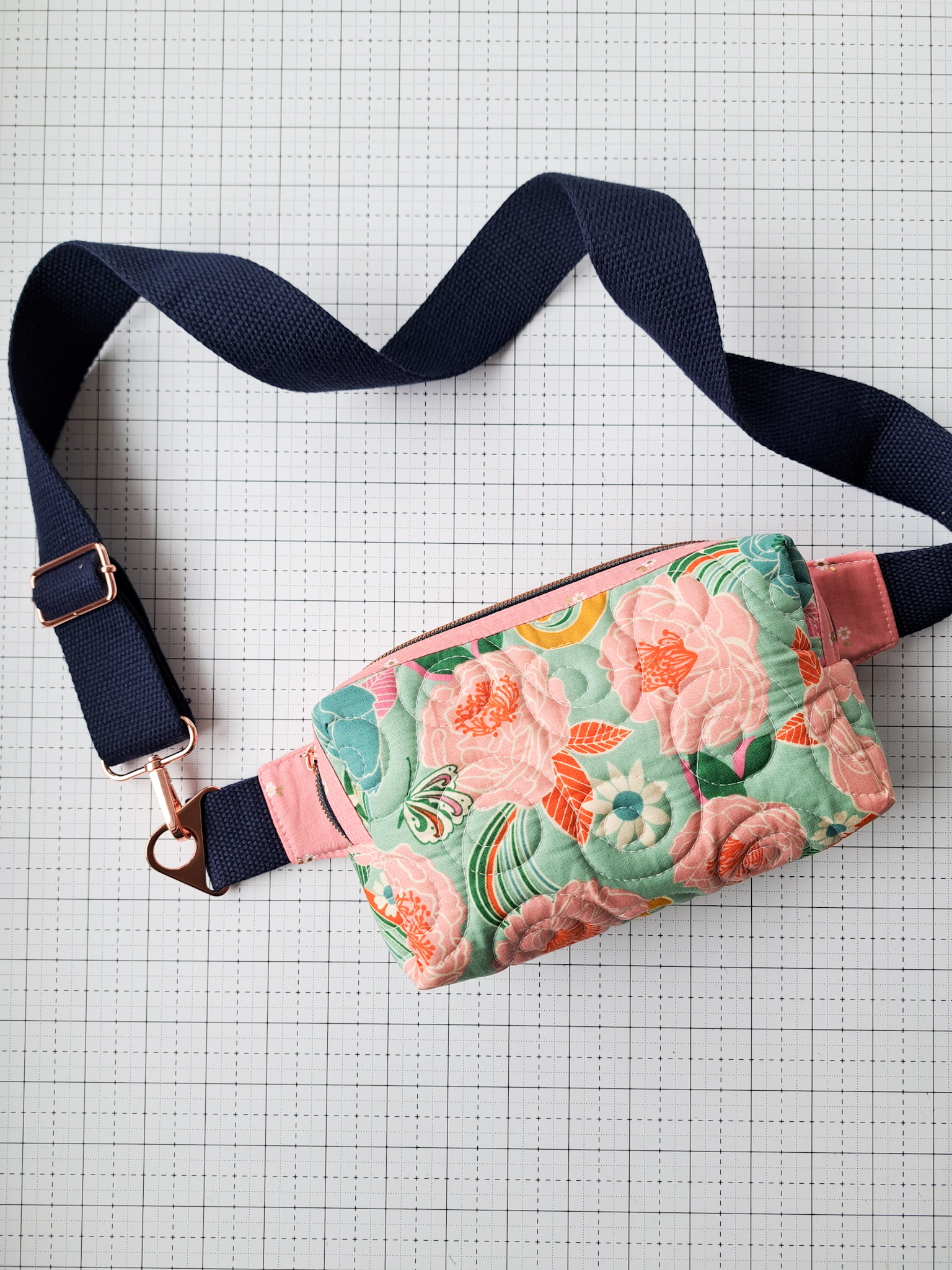 Alpen Belt Bag Pattern + Sew Along - Center Street Quilts