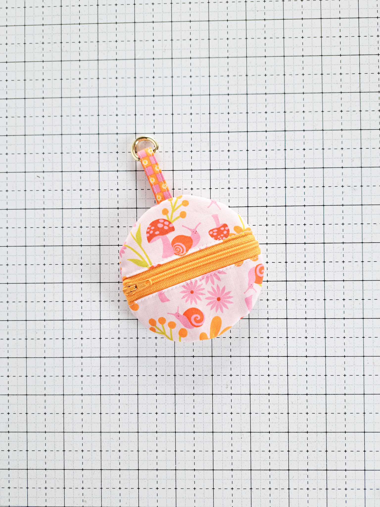 【AWAY】The Circle Zip Pouch The Circle Zip Pouch in Petal | Away: Built for modern travel